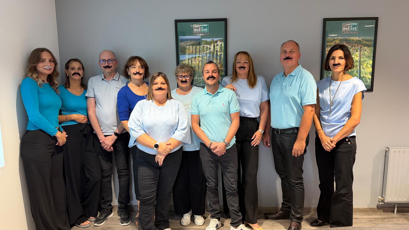 L’équipe de la Mutuelle de l’Est « La Bresse Assurances » avec des moustaches pour Movember